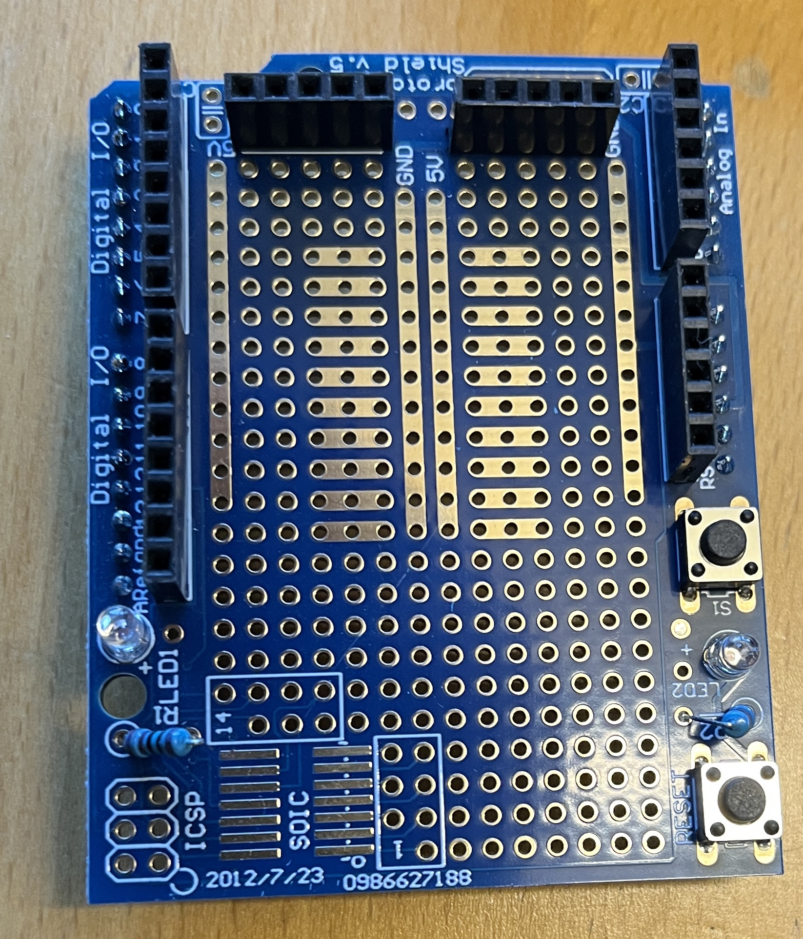 Prototype Shield v5, top set forfra uden breadboard